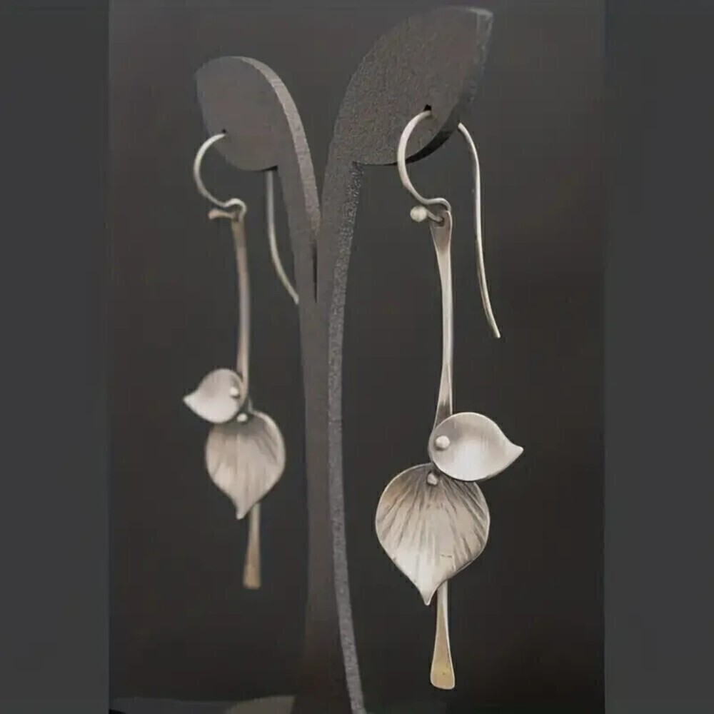 New - Bohemian Simple Leaf Earrings